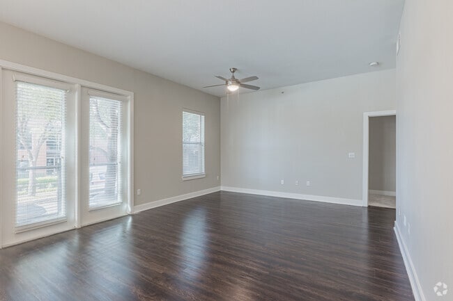 2BR, 2BA - 1,239SF - Living Room