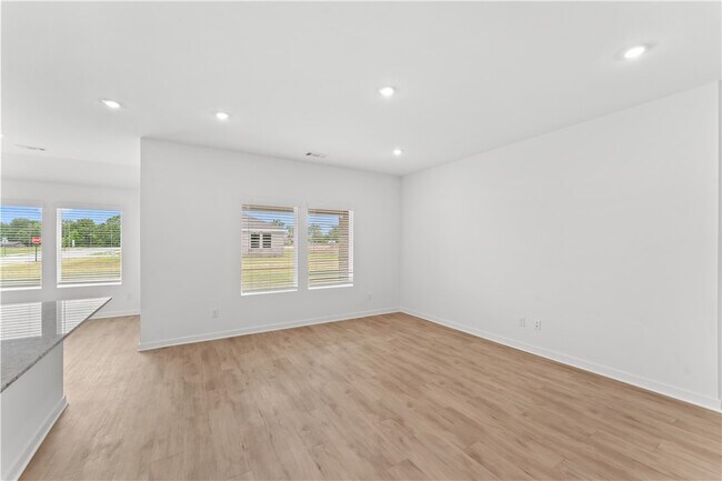 Building Photo - 3101 Amarillo Wy