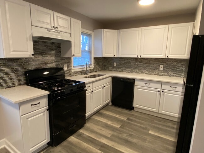 Photo - 934 Fairburn Rd NW