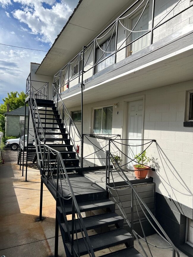 Photo - 838 W Center St