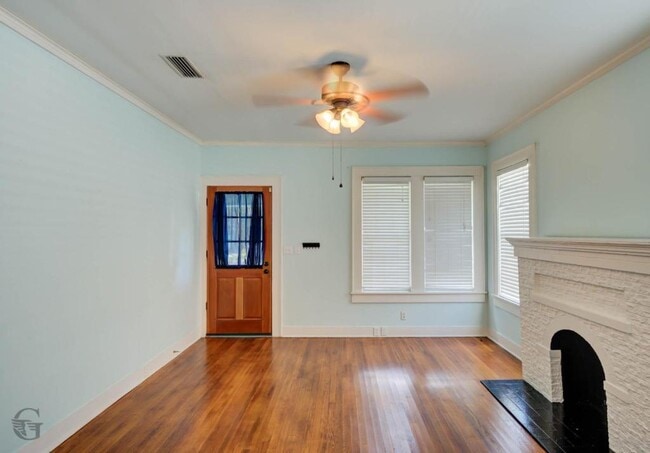 Photo - 818 Elmwood St