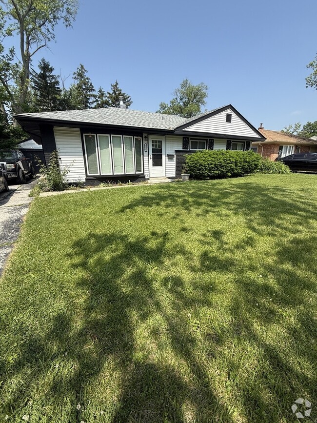 Building Photo - 452 Indianwood Blvd Rental