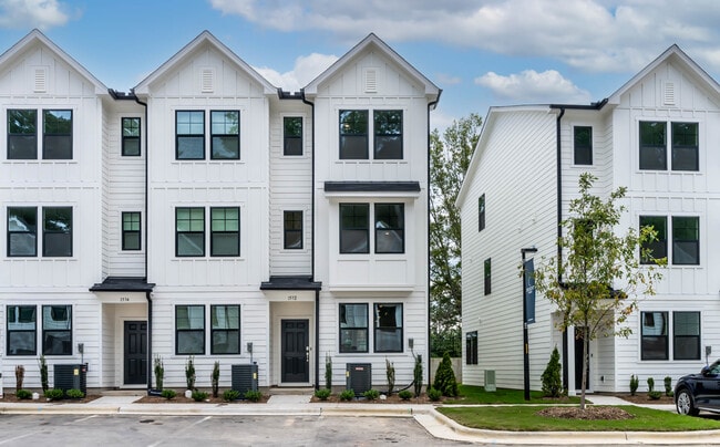 Building Photo - 1532 Crescent Townes Way Rental