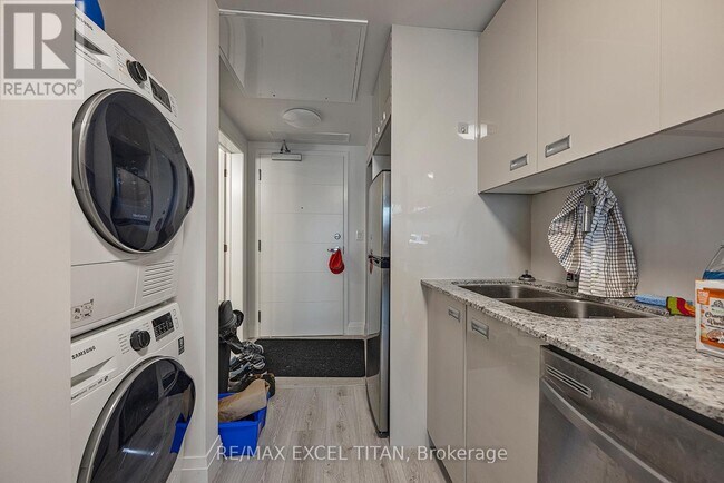 Photo - 652 Princess St Unité 227