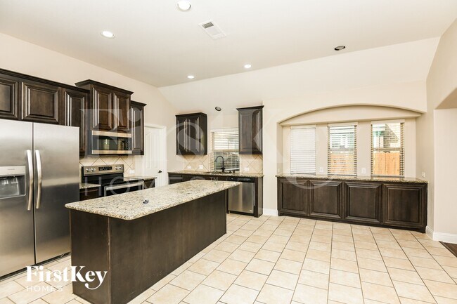 Photo - 826 Graham Dr