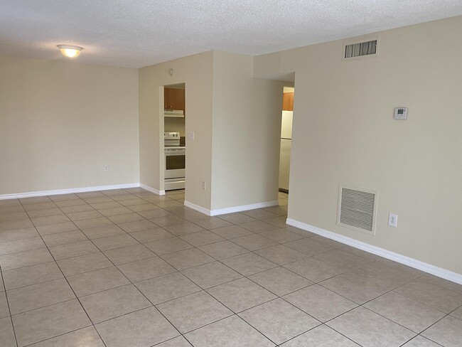 Photo - 405 Executive Center Dr Unit 208