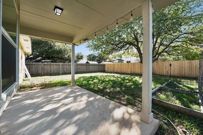 Photo - 1502 McDowell Bend