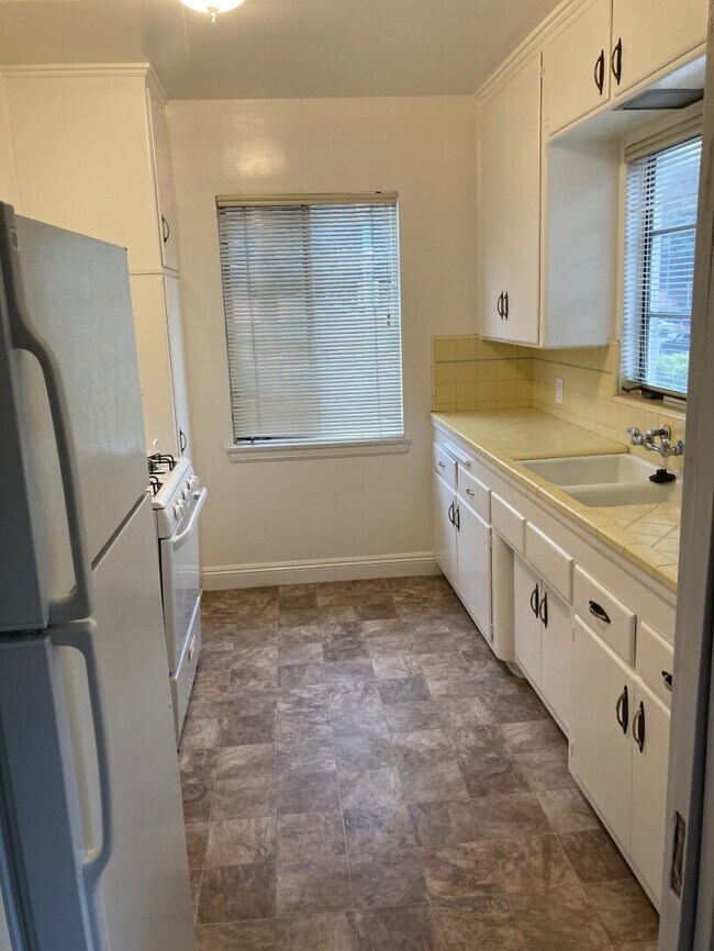 Photo - 2372-2374 S Beverly Glen Blvd