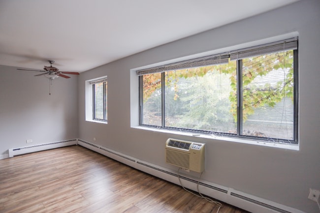 Photo - 459 W Briar Pl Apartment Unit 2
