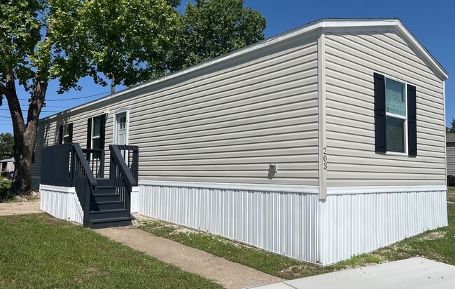 Building Photo - 203 Linda St Rental