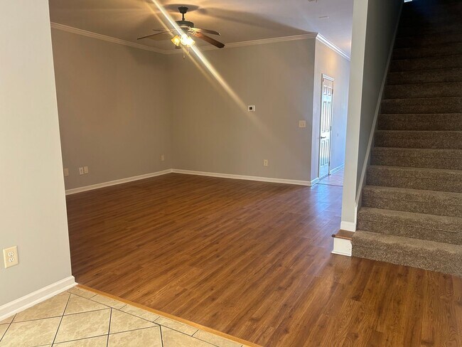 Photo - 3 Bedroom Townhome off River Watch Pkwy