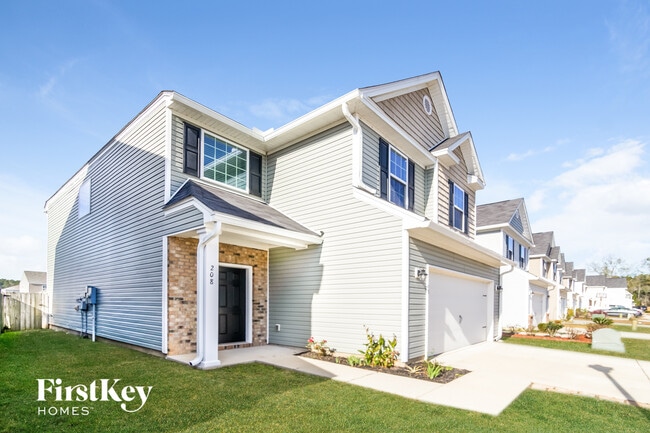 Photo - 208 Longford Dr