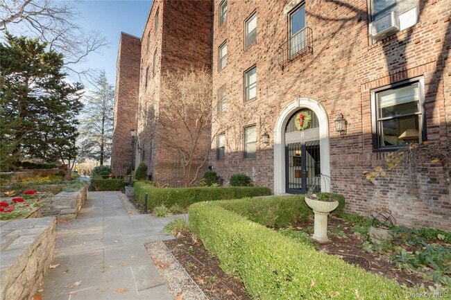 Photo - 64 Sagamore Rd Unidad B8