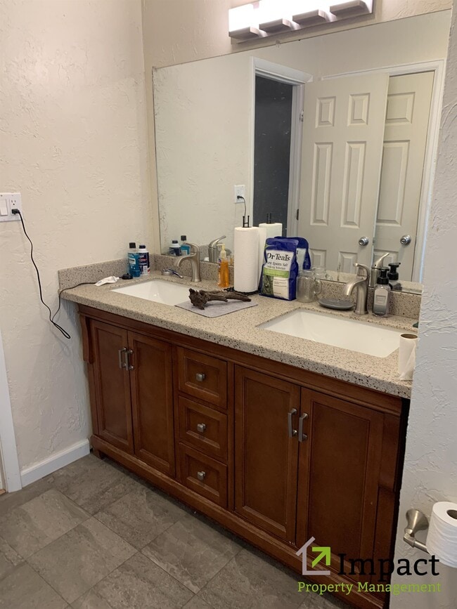 Photo - 2619 Weir Ave