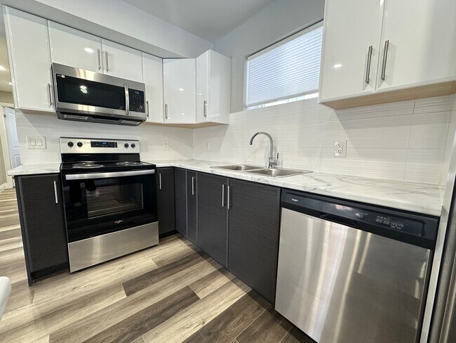 Photo - Lakeshore Valley