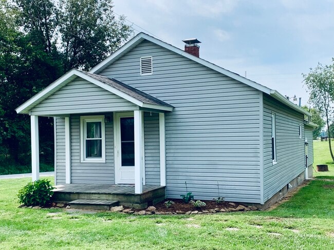 Building Photo - 608 Wilson St