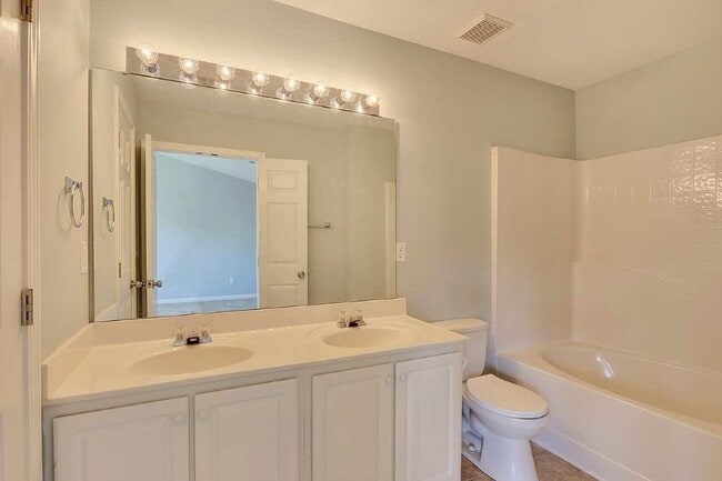 Photo - 3 Bedroom Townhome off Pelham Road