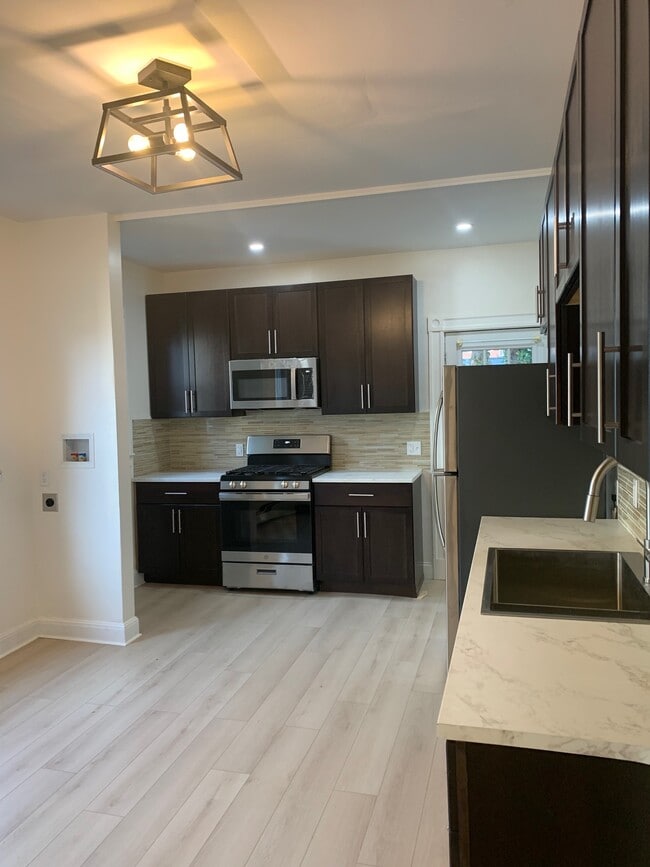 Building Photo - 9 Kerwin St Unit 2