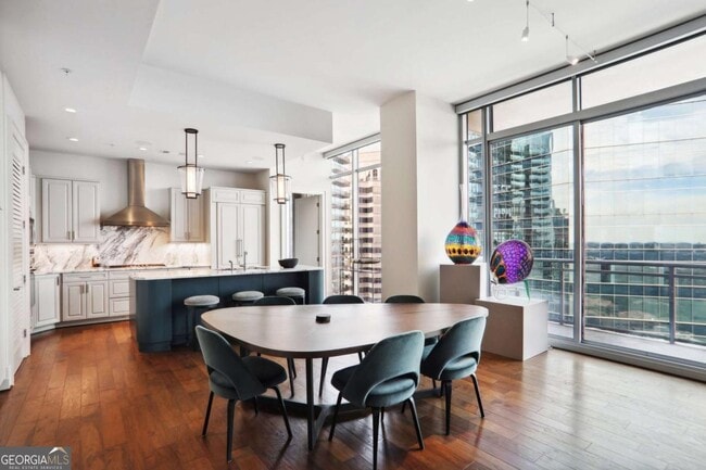 Building Photo - 1065 Peachtree St NE Unit 3005