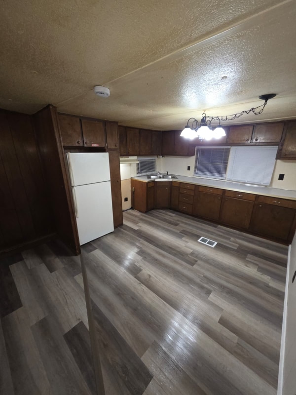 Building Photo - 4744 Ellsworth Ln