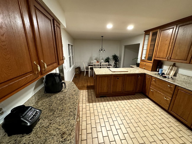 Photo - 702 Newport Cir