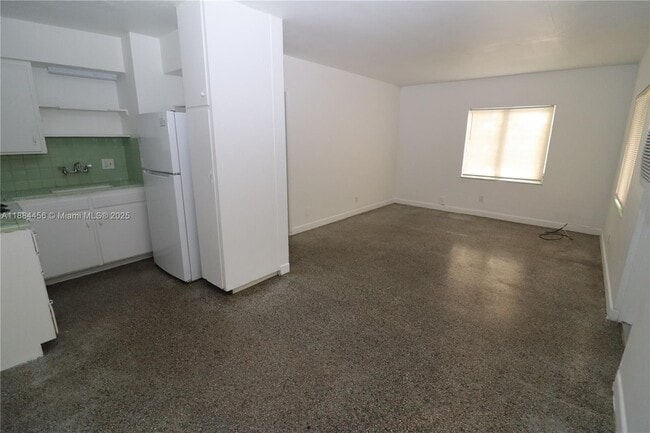 Photo - 1139 NE 10th Ave Unidad 1
