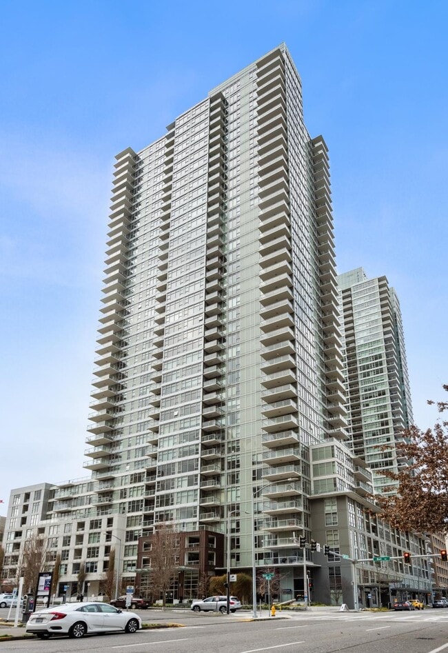 INSIGNIA Condominiums - 2 bedrooms - INSIGNIA Condominiums - 2 bedrooms Unit 3302S