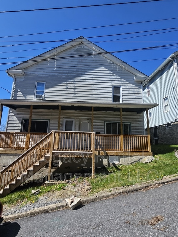 Building Photo - 303 Gardner St