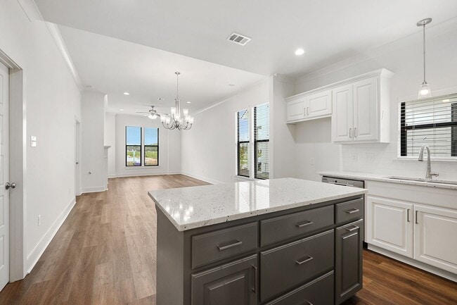 Photo - Beautiful 4 bedroom home in Settlement at Shoe Creek