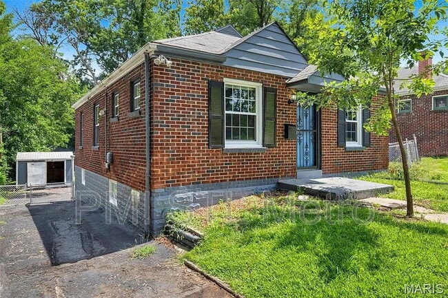 Photo - 5212 Fletcher St