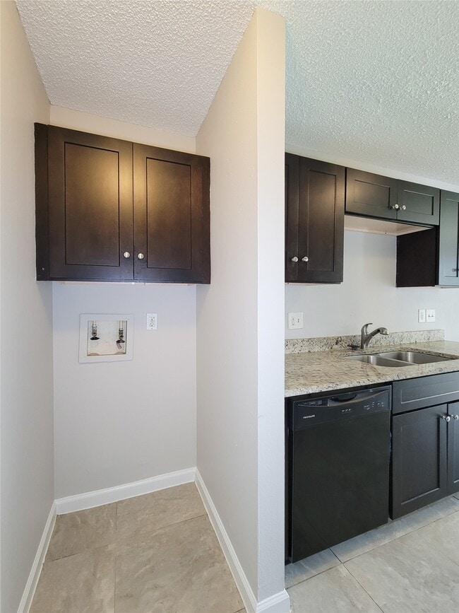 Photo - 8530 Quail Burg Ln