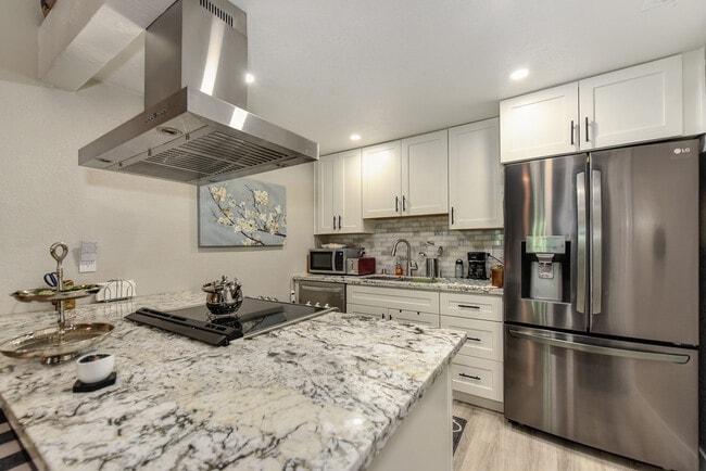 Building Photo - 9626 Knickers Ct