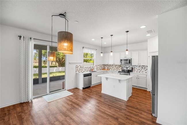 Photo - 2813 Shelburne Way