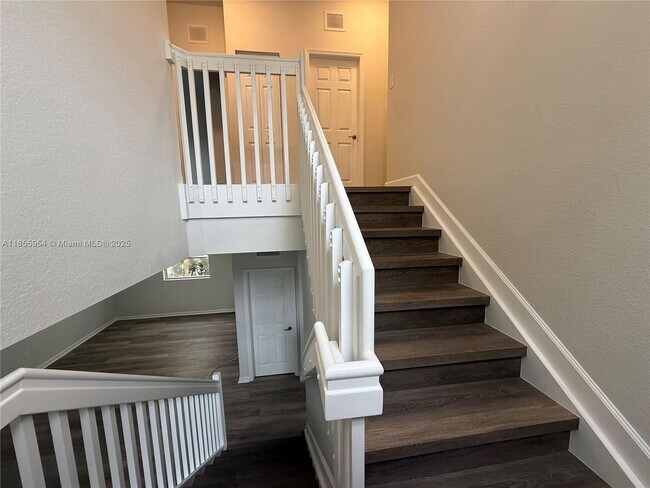 Photo - 2479 NE 4th St