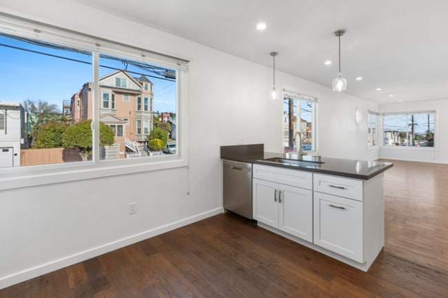 Photo - 1900 Lane St