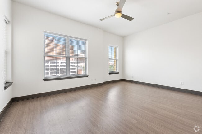 1BR, 1BA - 840SF - Bedroom