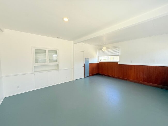 Photo - Spacious Studio w/ Kitchen & Bath - Close ... Unit B