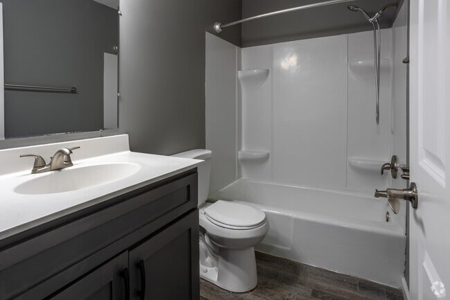 1 habitación, 1 baño - 608 pies cuadrados - Baño