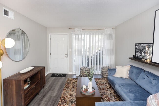 1BR, 1BA - 647 SF