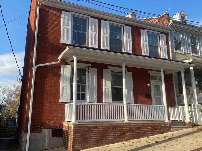 Photo - 114 N Brown St