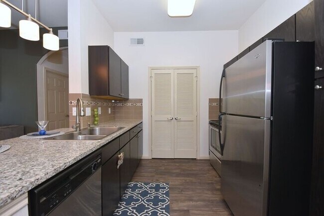 Photo - Convenience Meets Comfort in Houston Unit MDGE
