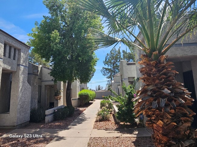 Photo - FREE RENT INTERESTED?? Welcome nearly new, updated single-level patio home
