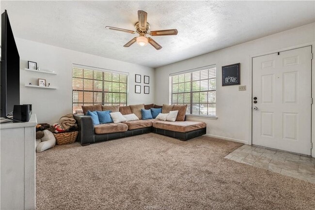 Photo - Newly remodeled!! Available for Immediate ...