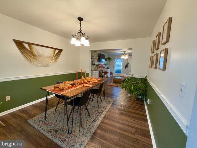 Photo - 211 Eagle View Ln