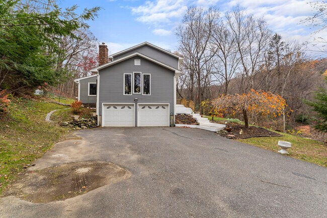 Photo - 8 Glenview Dr