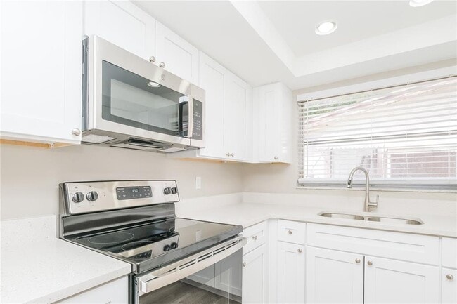 Photo - 5127 Reseda Dr