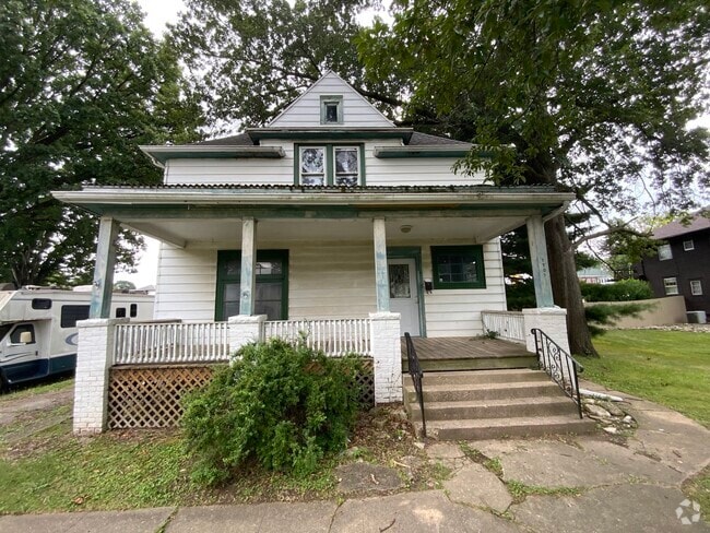 Building Photo - 1207 N Walnut St Rental