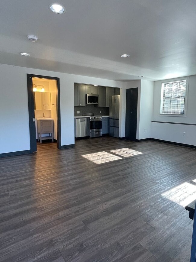 Photo - 2110 NE 65th St Unidad SCH 5