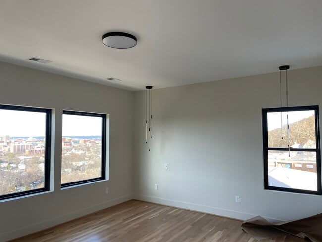 Photo - 1316 18th Ave S