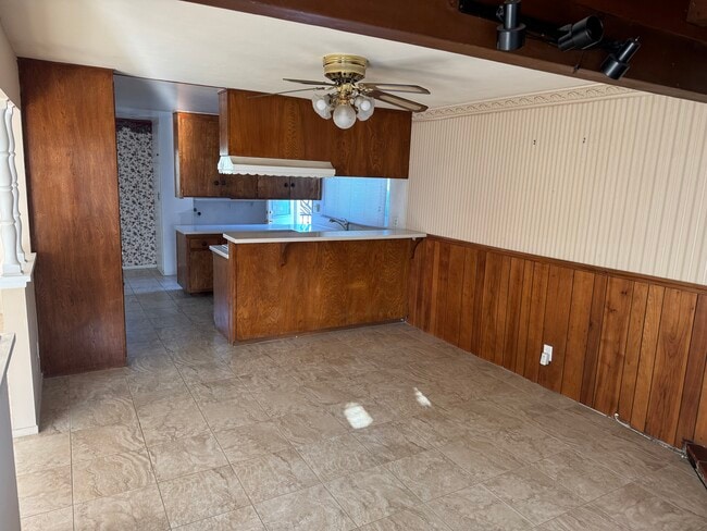 Photo - 15856 Lawnhill Dr